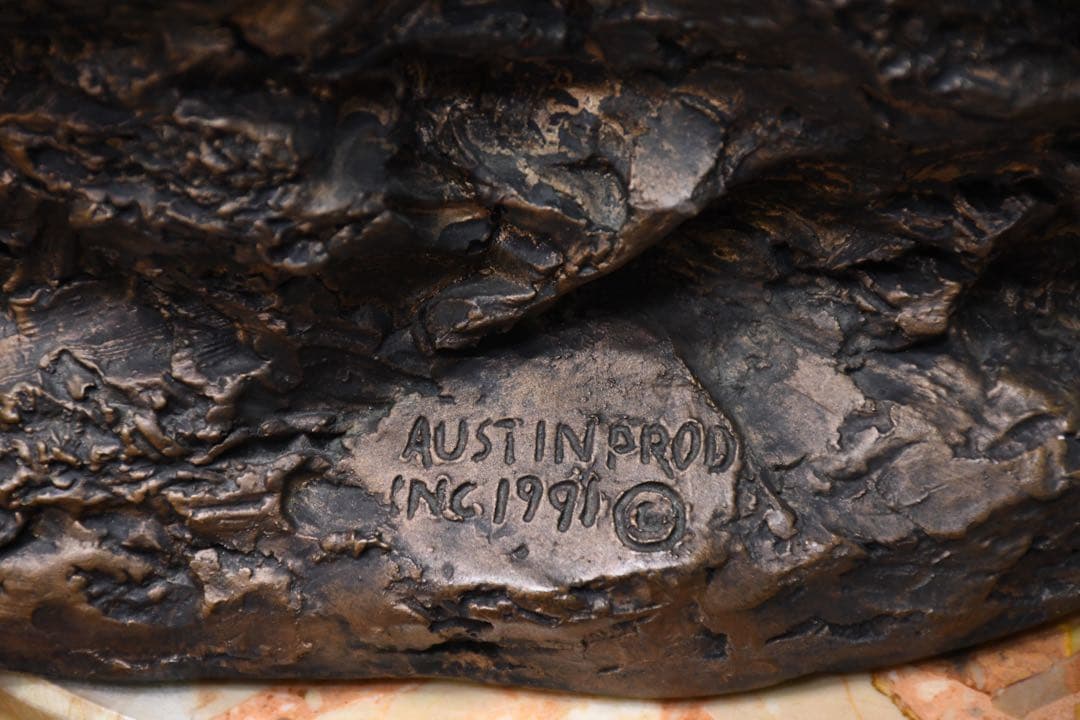 EDK41 アリス・ヒース作 「白鳥を抱く少女の像」 1991年 オースティン