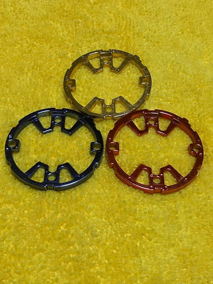 美品　爆転シュートベイブレード　ワイドディフェンス　ゴールド　ブルー　レッド色