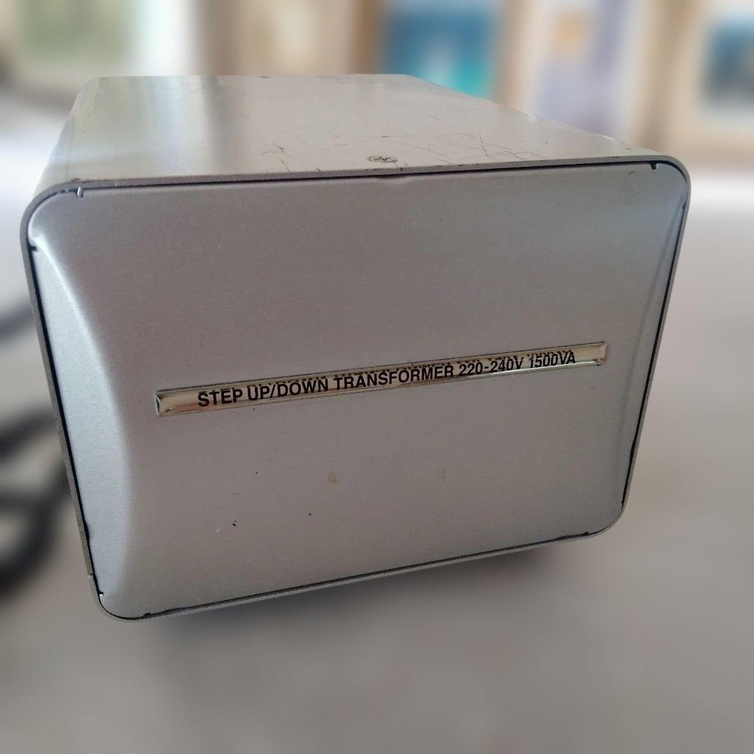 変圧器 NTS-20C 1500VA