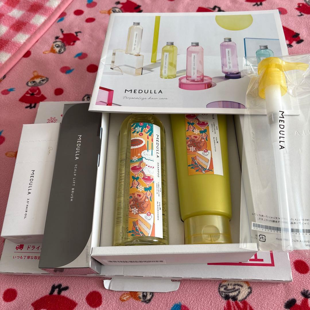 MEDULLA シャンプー トリートメント セット ヘアオイル　ヘアブラシ付き
