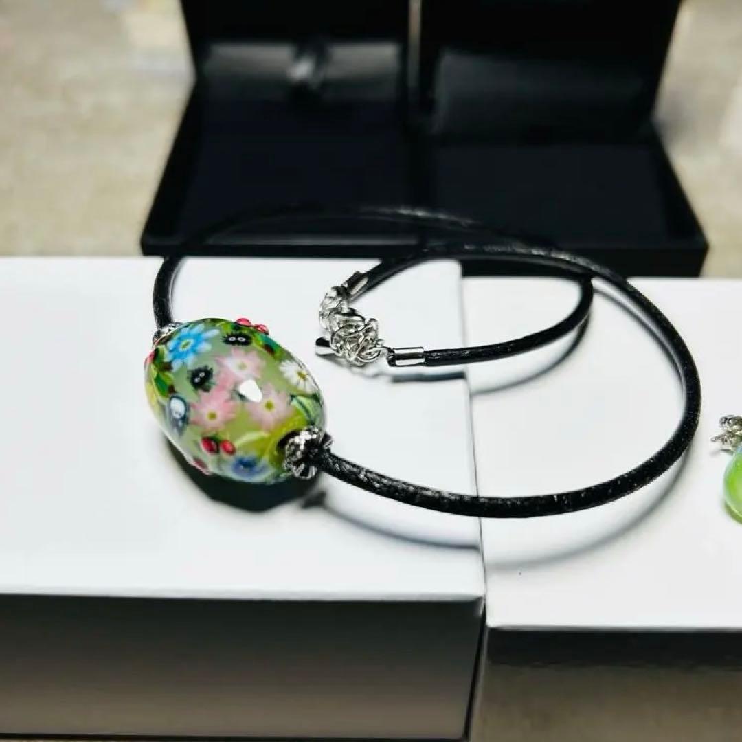 【完売品】ジブリ美術館 とんぼ玉 トトロ　ネックレス(横)