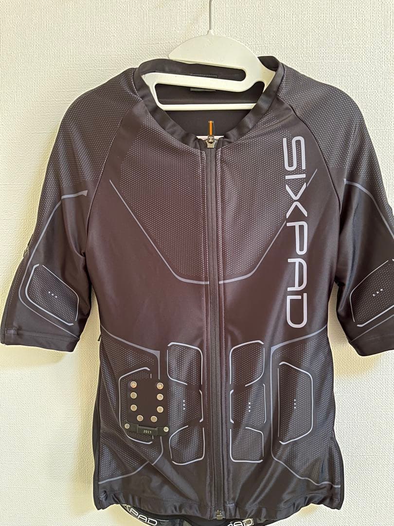 シックスパッド　パワースーツ　上下セット