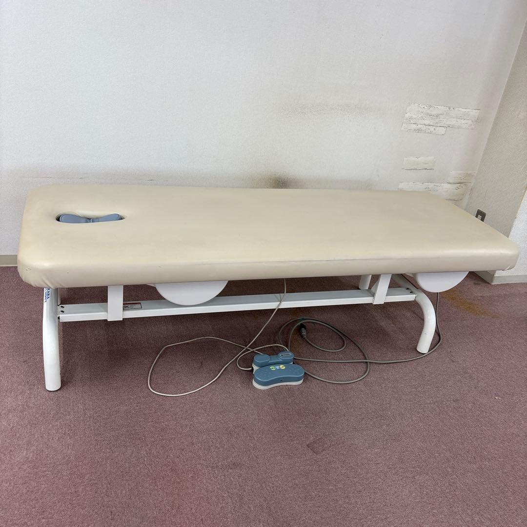 タカラベルモント　エステボディベッド　自動昇降ベッド　診察台