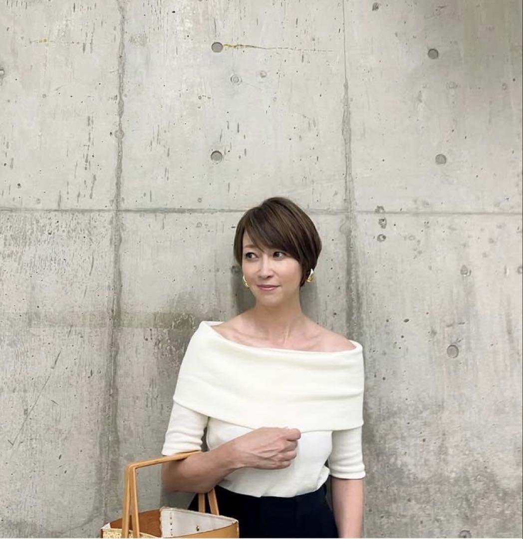 HAUNT ハウント　オフショルショルダートップス 辺見えみり コンテ