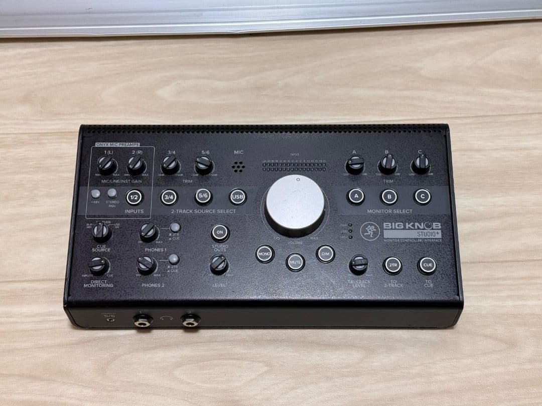 BIG KNOB STUDIO 2 オーディオインターフェイス Mackie Big Knob Studio 3x2 Studio Monitor Controller and Interface