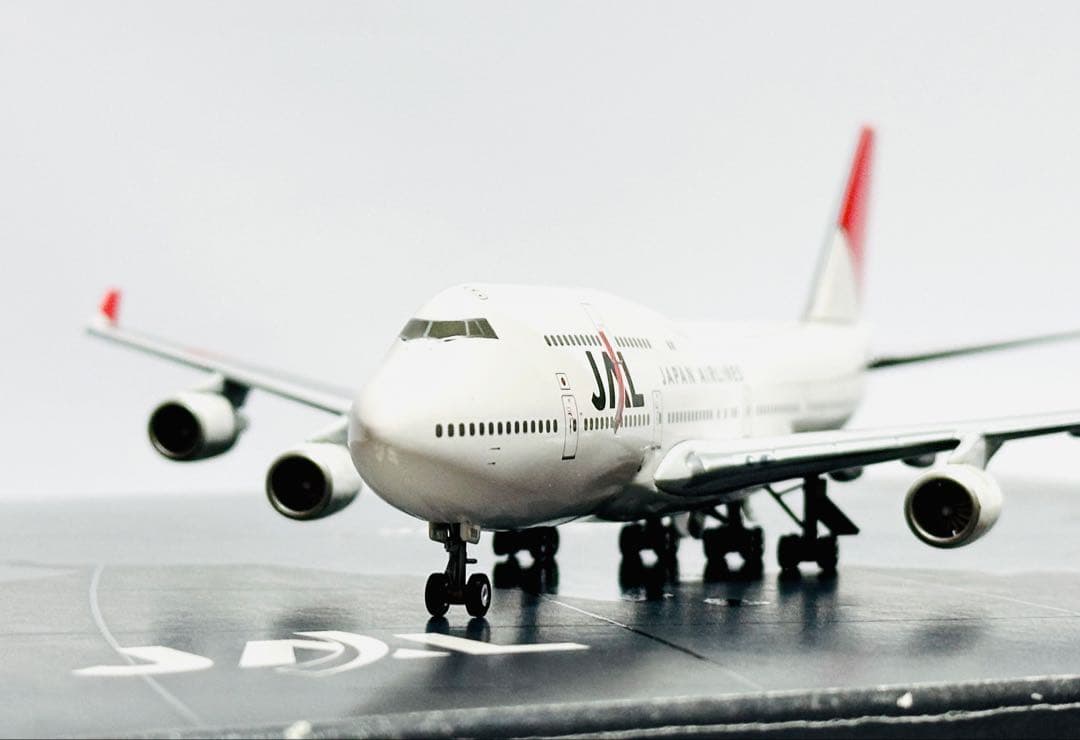 hogan 1/300 B747-400 JALアーク塗装 ダイキャストモデル - メルカリ