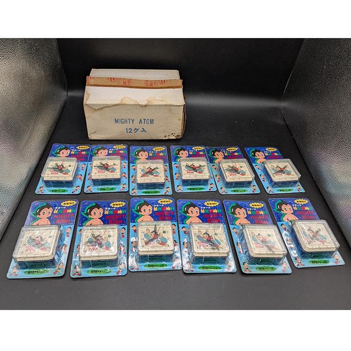 J52 サンリオ SANRIO 時計 鉄腕アトム レトロ 目覚まし時計 電池式