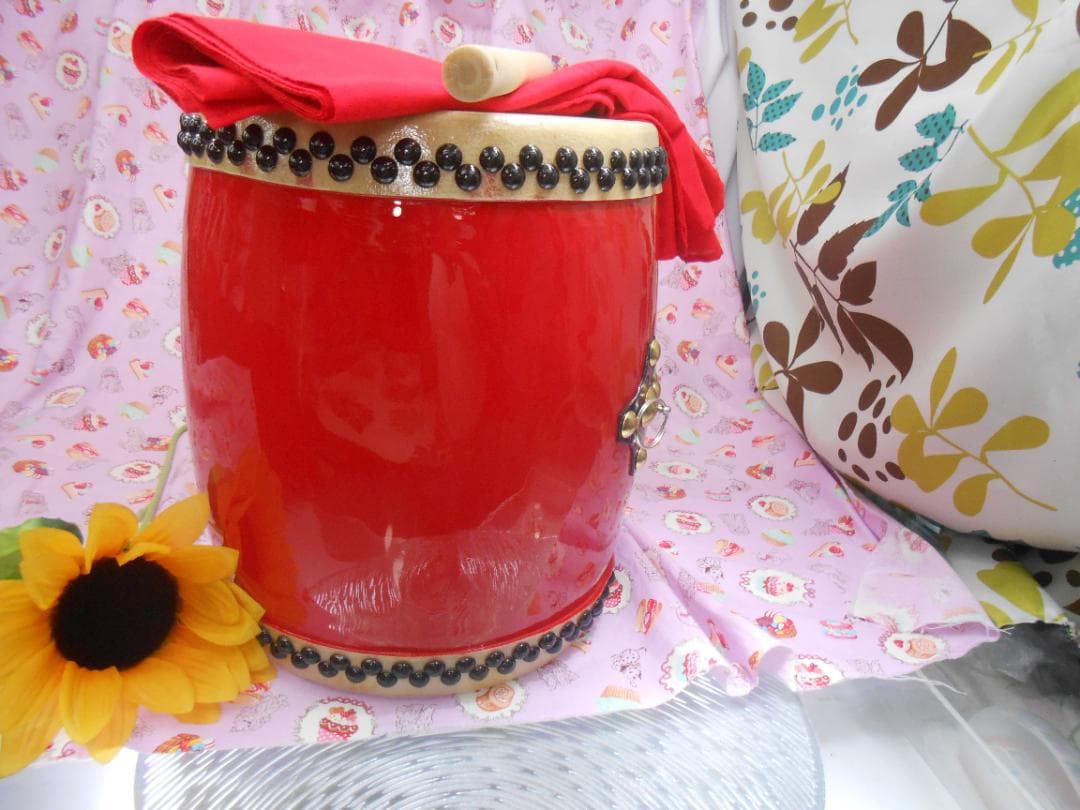 (送料無料)13.500円　N小太鼓24cm 子供用小太鼓撥サージ付き 楽天市場】エイサー用大太鼓(特小) 水牛皮 直径18cm×高さ20cm バチ2本