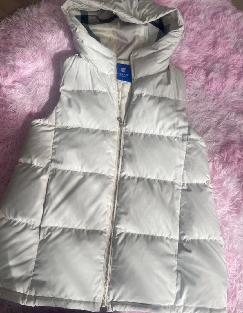 バーバリー ブルーレーベル クレストブリッジ オフホワイトダウン