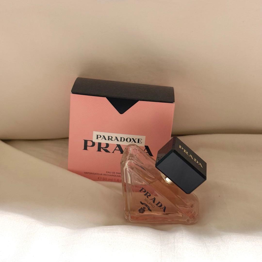 PRADA 香水 三角形ボトル - メルカリ
