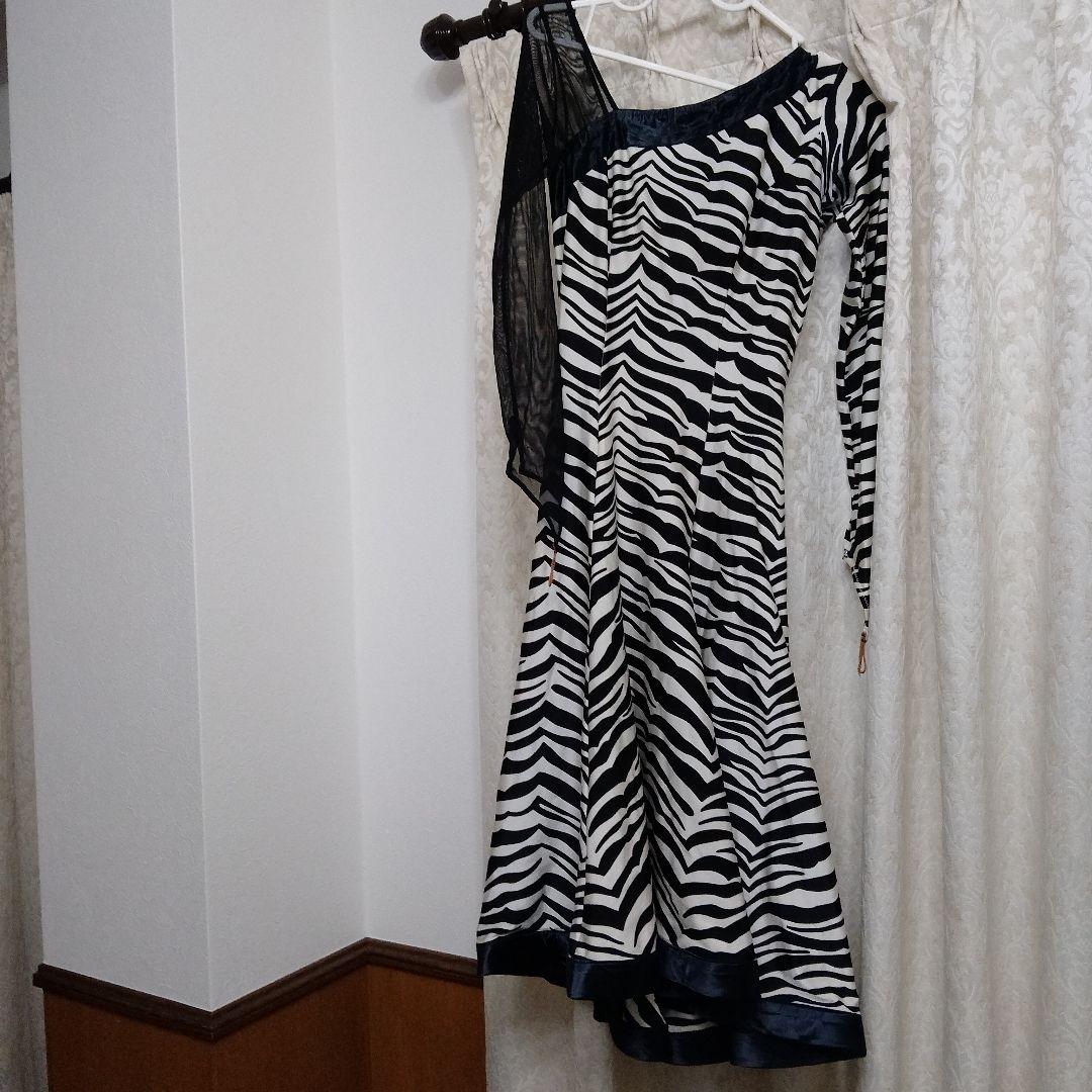 タカダンスの ゼブラ柄 社交ダンスラテンドレス