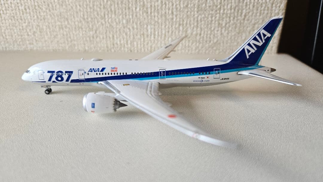 ANA 787-8 特別塗装 JA814A 1:400 Amazon.com: Phoenix ANA for Boeing 787-8 JA814A 1:400 DIECAST
