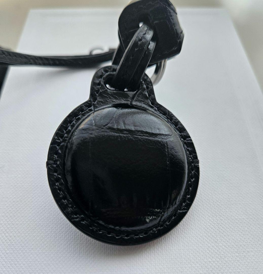 CELINE AirTag ケース キーリング レザー 型押し - メルカリ