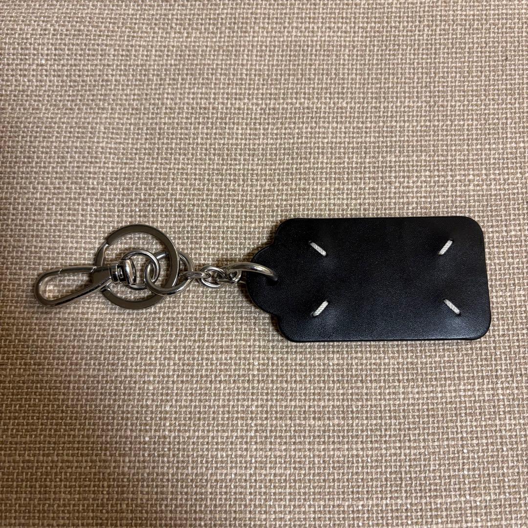 Maison Margiela タグ型キーリング Maison Margiela(メゾン マルジェラ)｜【UNISEX】タグキーリング