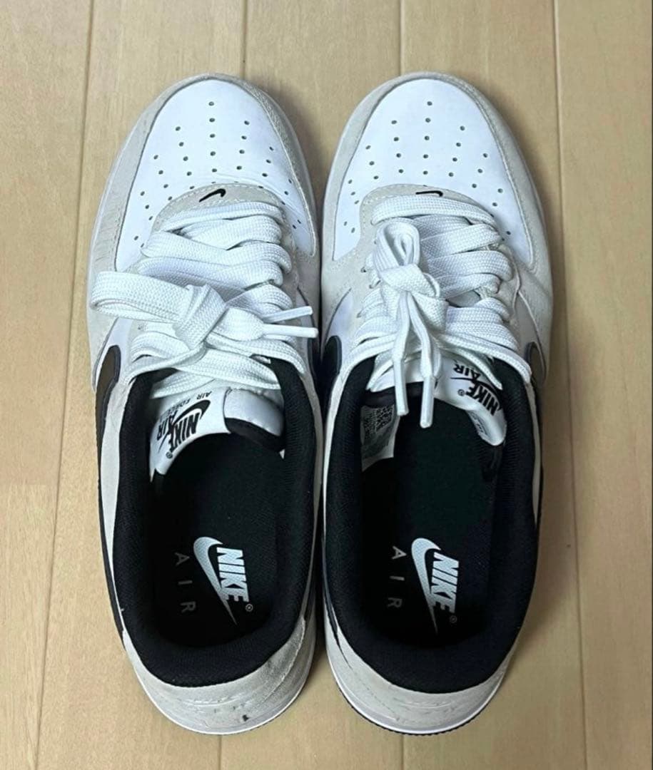 ナイキ エア フォース 1 '07 LV8 ホワイト/ブラック 27.5cm