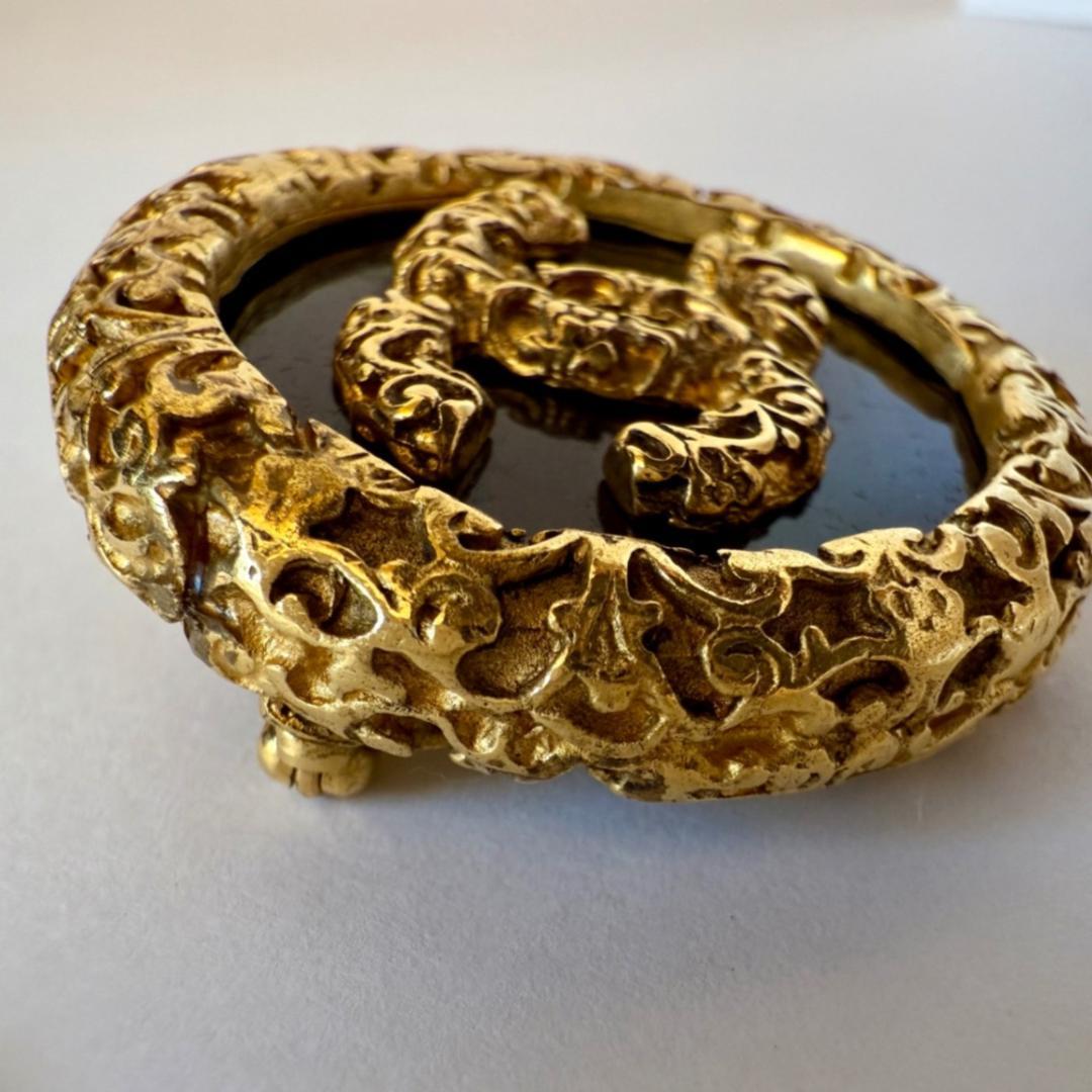 シャネル ヴィンテージ 溶岩ブローチ - メルカリ