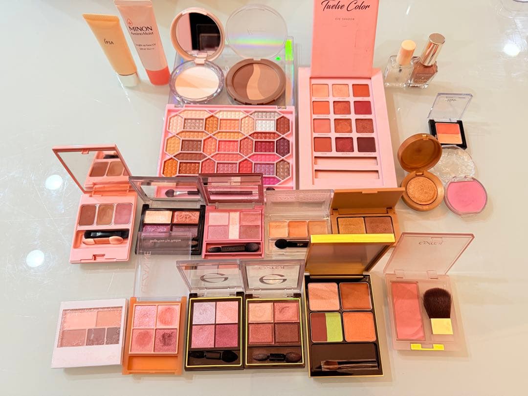 コスメまとめ　アイシャドウまとめ　プチプラまとめ　 ✨✨新品未使用多数あり✨✨