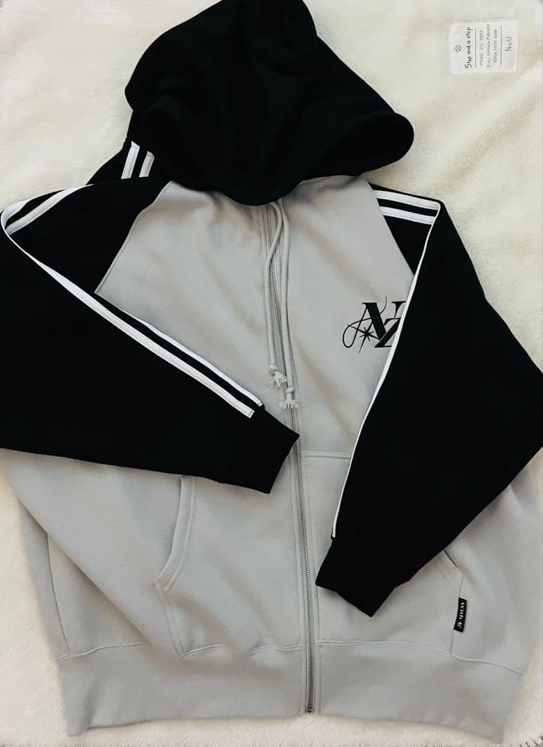 NiziU AWAKE フーディ XL