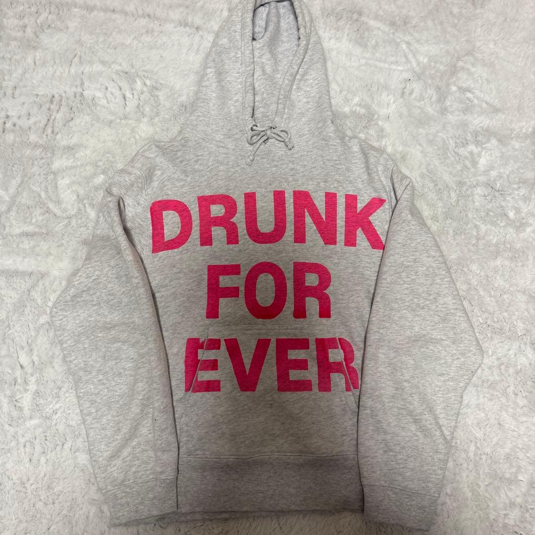 グレー パーカー Sサイズ DRUNK FOR EVER - メルカリ