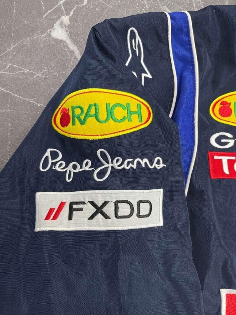 新品 RED BULL INFINITI 刺繍中綿 F1レーシングジャケットB6 - メルカリ