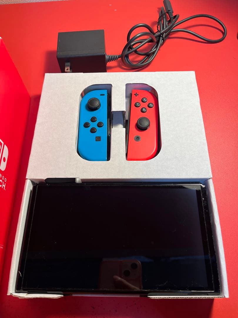 Nintendo Switch 本体 有機ELモデル　箱付 Nintendo Switch 本体（有機ELモデル）【Joy-Con(L)/(R) ホワイト