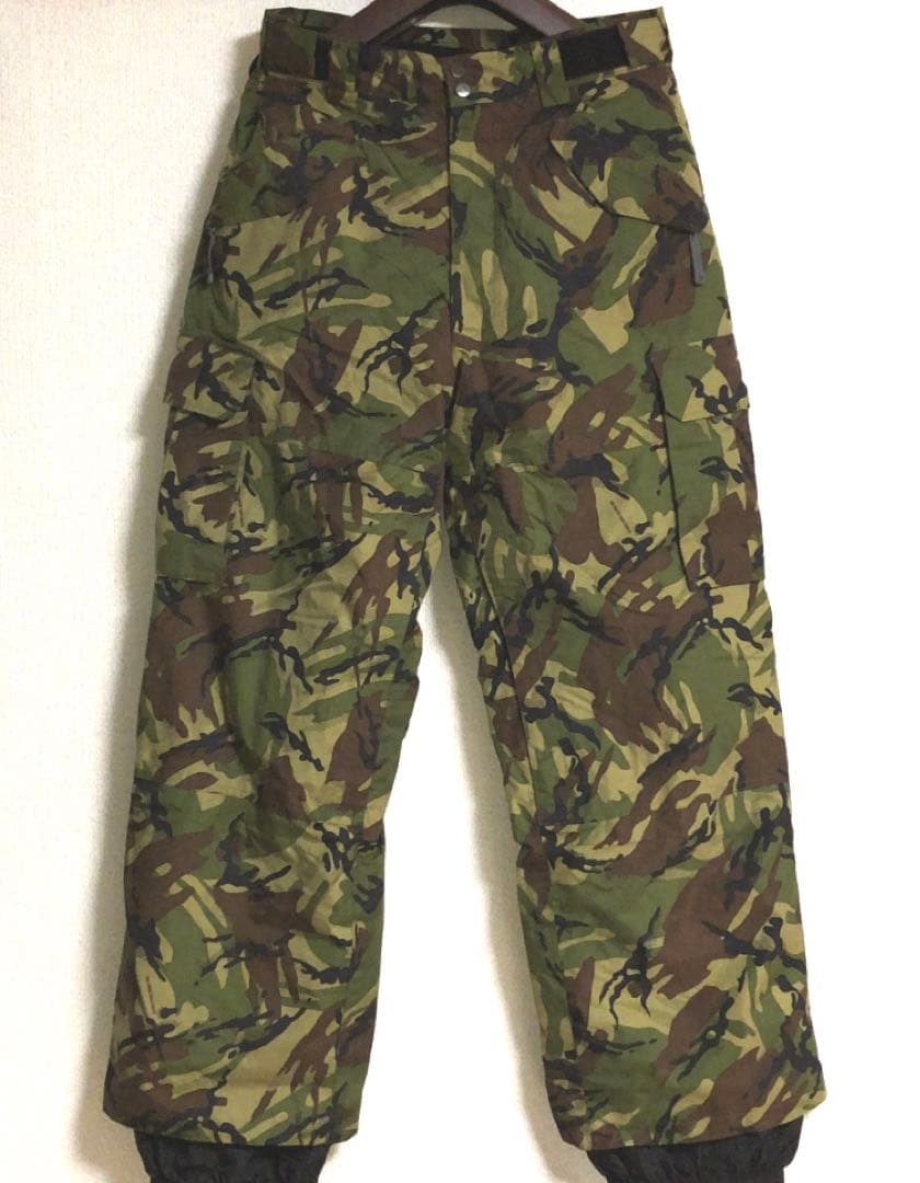 レア物□THE NORTH FACE ノースフェイス 迷彩 スノーボードウェア