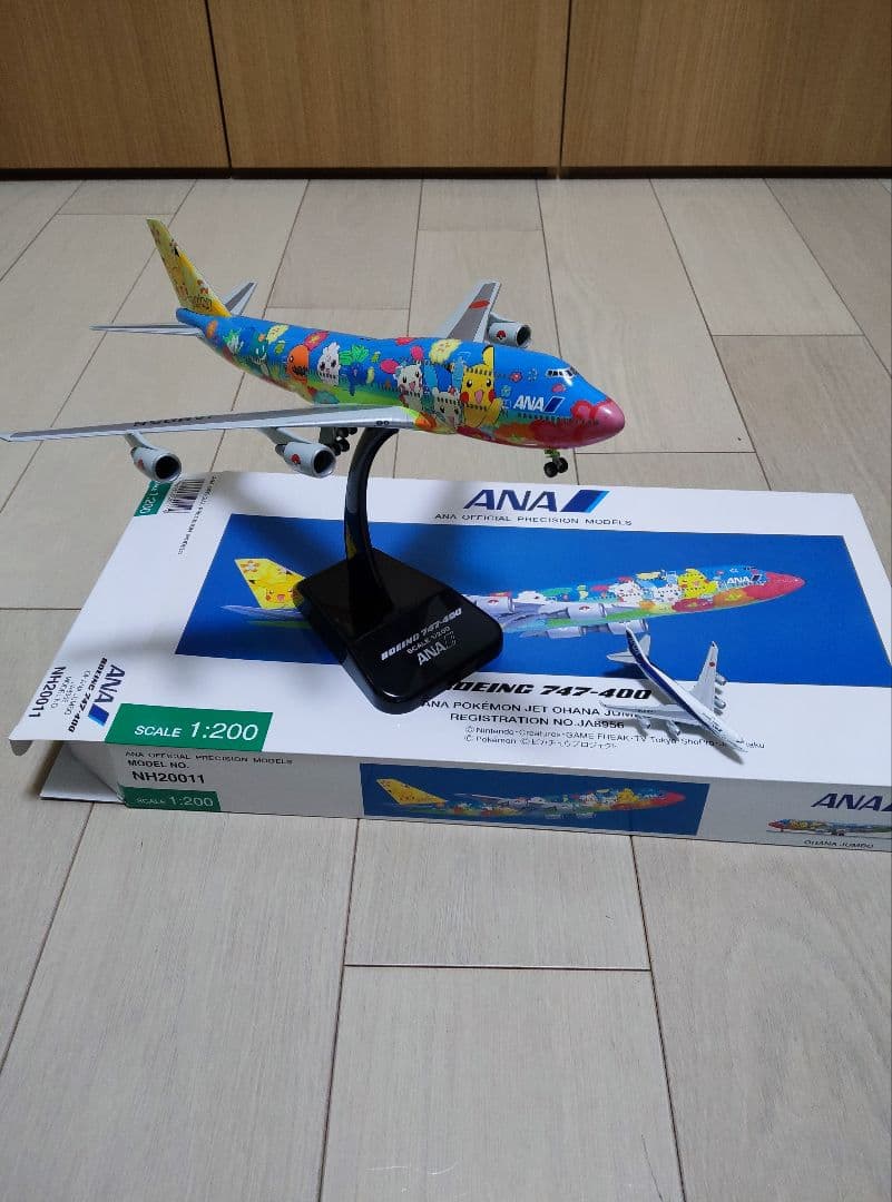 【美品】1/200NH20011ANAポケモンジェットお花ジャンボ＋ミニジャンボ 1/200 B747-400 ANA ポケモンジェット お花ジャンボ JA8956 [NH20011