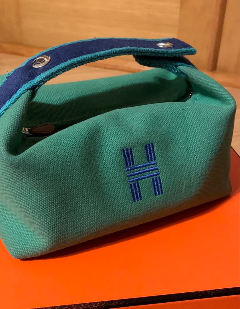 花•*¨*•.¸Hロゴ ショルダーストラップ付 ポーチ ブリッドアブラック