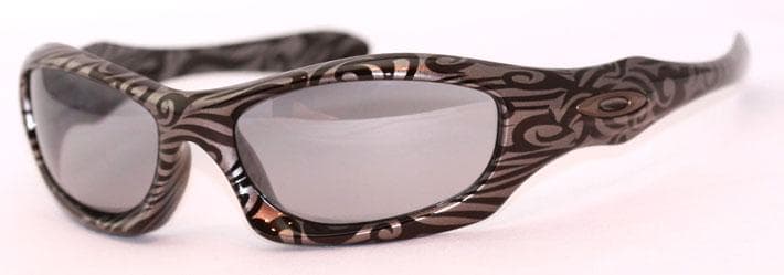 Oakley スポーツサングラス トライバルデザイン