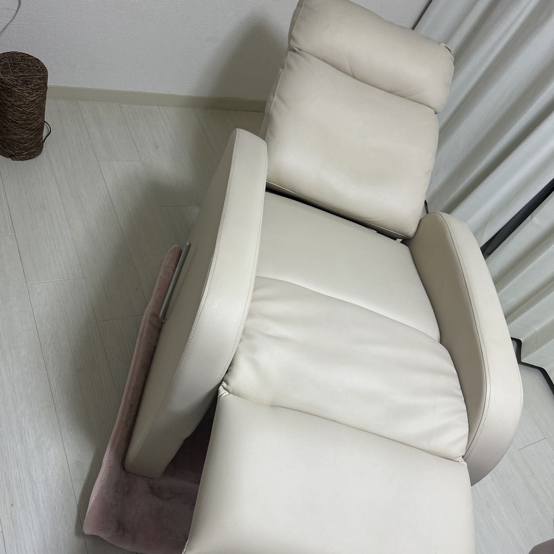 エステ　リクライニング　手動 引き取りも可能です。