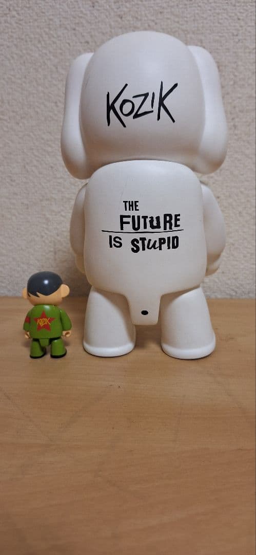 kozik QEE toy2r レア おまけスモーキンバニー1体 - メルカリ