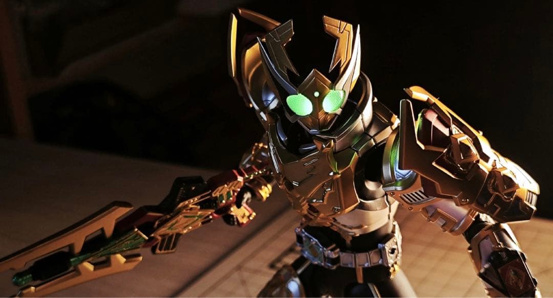 S.H.Figuarts 仮面ライダーギャレン キングフォーム真骨彫Ver発光版