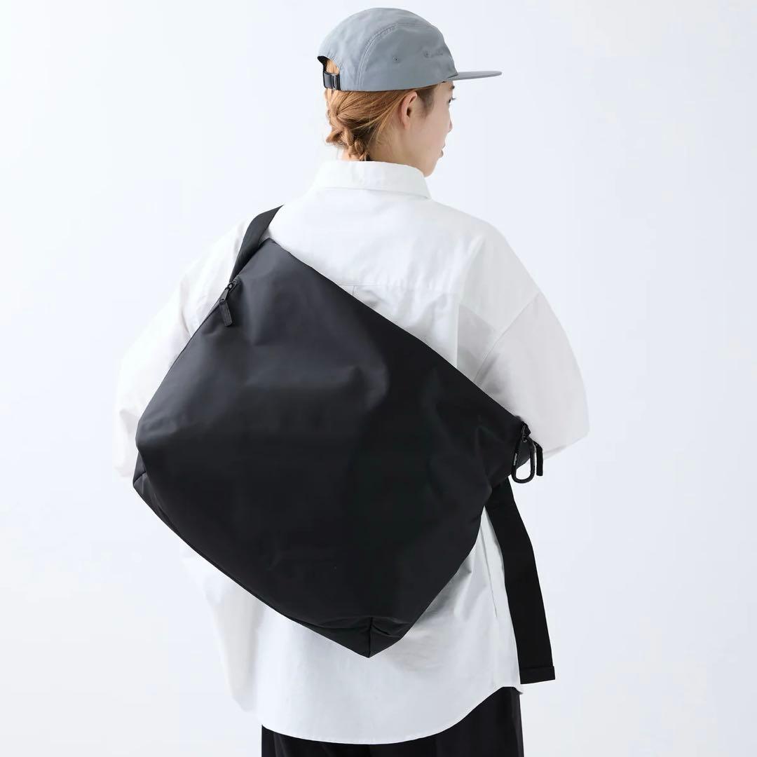 meltum NYLON MESSENGER BAG BLACK 未使用品