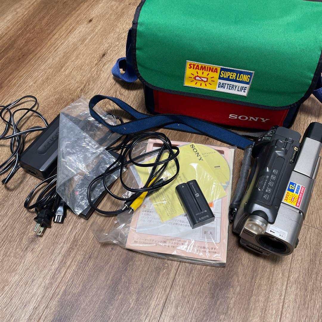 最終価格SONY videoHi8 Handycam 80X Sony Handycam Vision SteadyShot Video Hi8 CCD-Selling AS IS/Parts