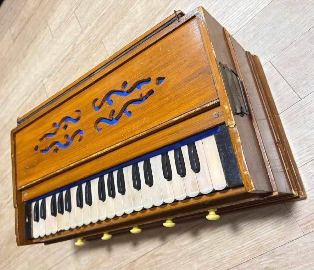 ハルモニウム harmonium インド 鍵盤 楽器 古典 送料無料 ハルモニウム Harmonium ピアノ インド 楽器 (MAYA MUSICAL社
