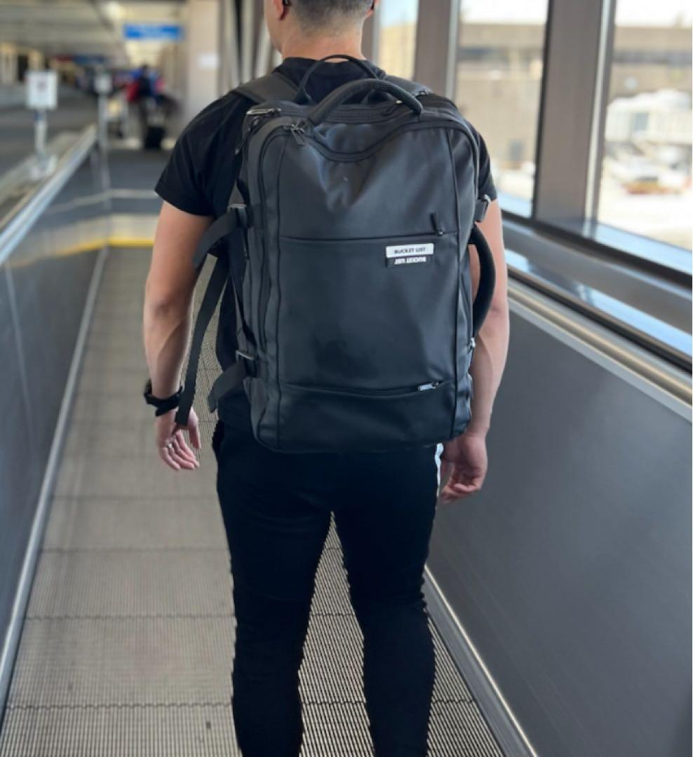 Bucketlist ブラックバックパック 20L-35L