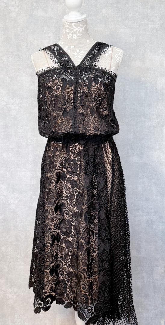 N°21（ヌメロヴェントゥーノ）アシンメトリー総レース切り替えワンピース