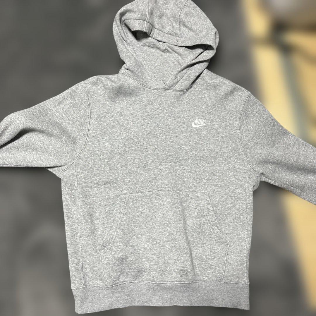 Nike グレー フード付きパーカー S - メルカリ