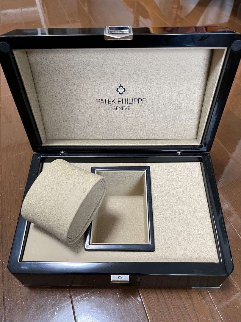 PATEK PHILIPPE コレクションボックス パテックフィリップ/スクエアケース/シルバーダイヤル/ジュネーブ