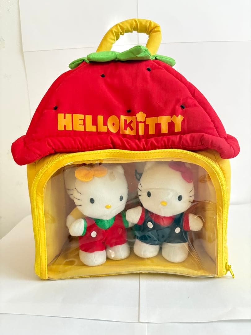 ハローキティ ファミリー いちご型キャリーハウス ぬいぐるみ付き