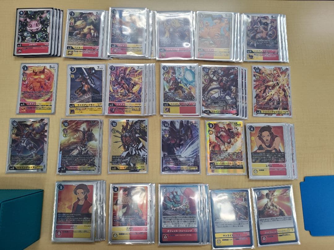 シャイングレイモンデッキ　デジモンカードゲーム