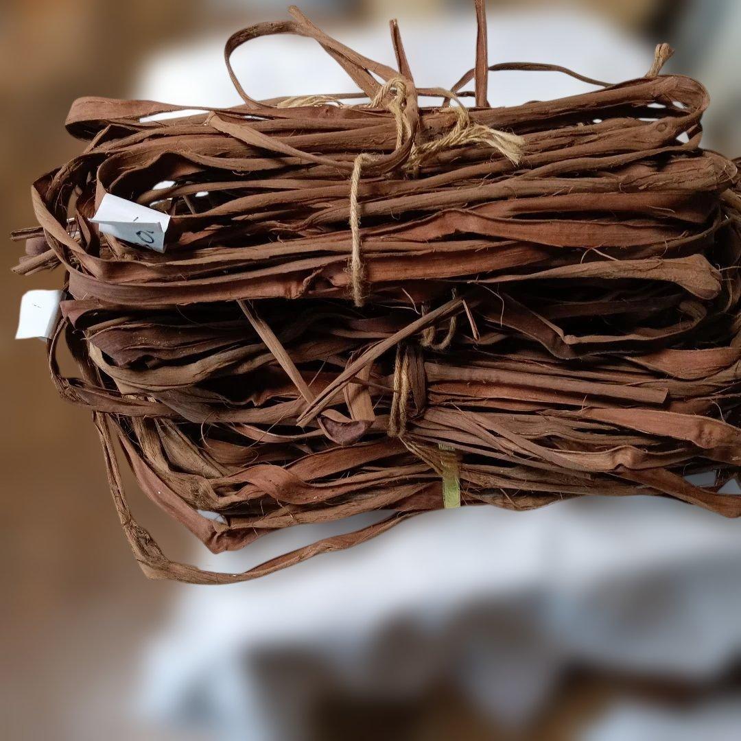 茶色の植物繊維 、山葡萄のつる、 未使用