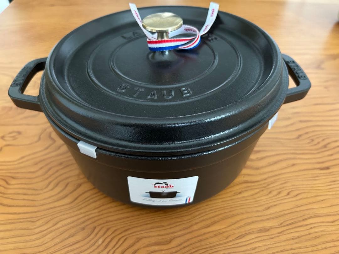 新品STAUB COCOTTE ROUNDE 24cm 黒