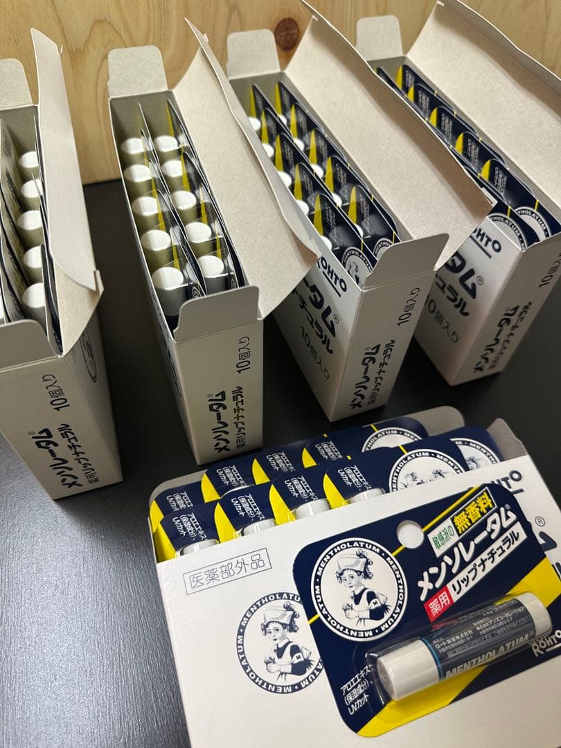 【新品50個まとめ売り】ロート製薬 メンソレータム薬用リップナチュラル 4.5g