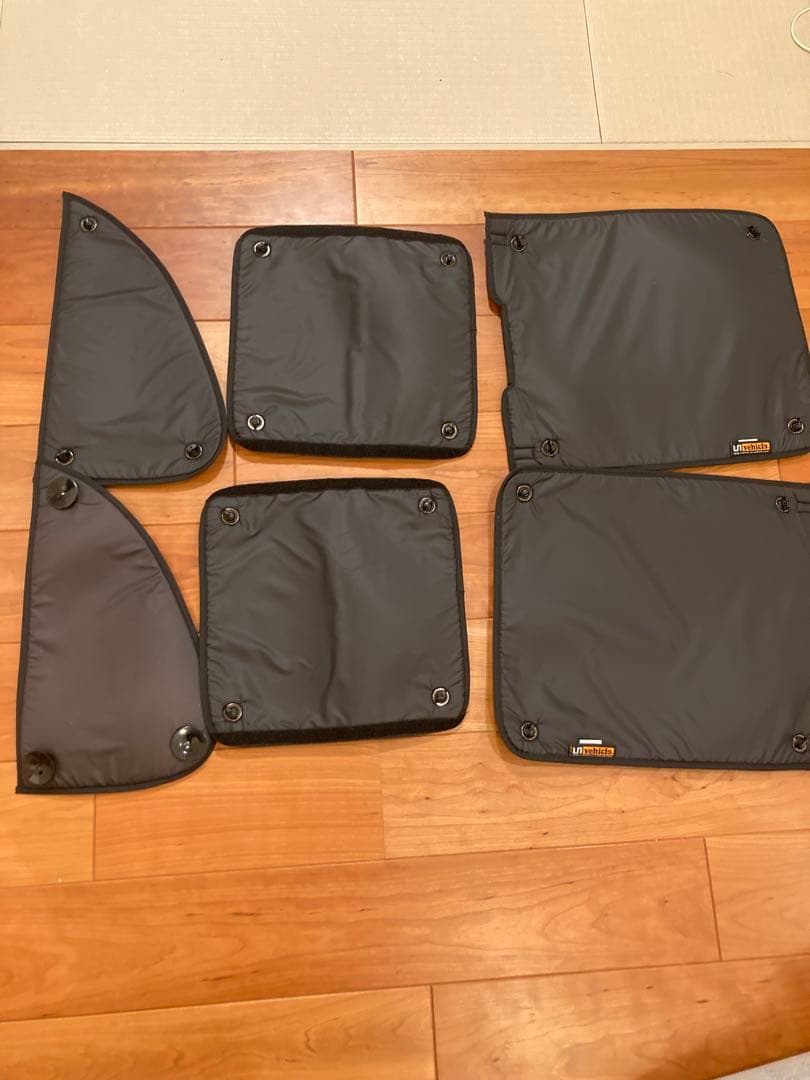 ユーアイビークル ハイエース　標準　小窓部　遮光パット ハイエース専門店 ユーアイビークルのハイエース 遮光パッド フロント3面