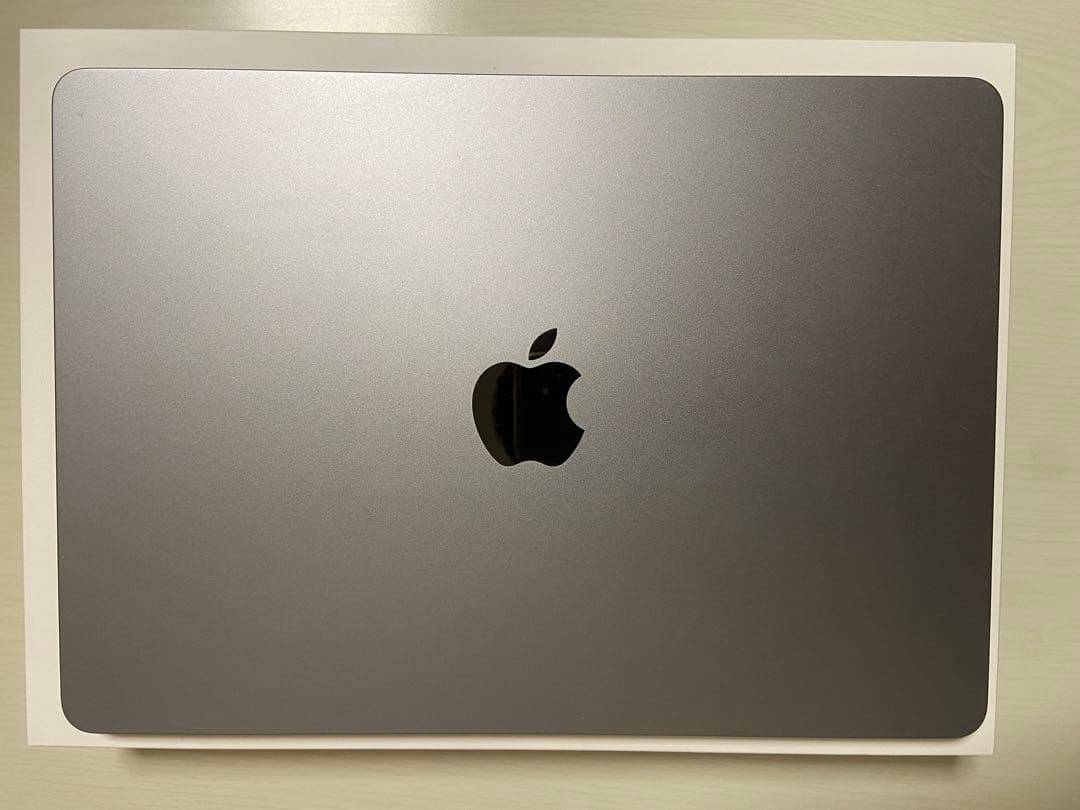 【極美品】充放電3回Apple MacBookAir M2 8GB 256GB
