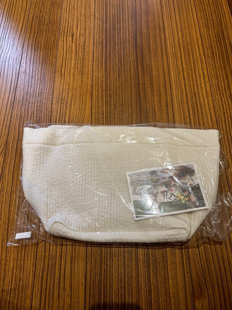 ピオヌンナル　ガーデン　アイボリー