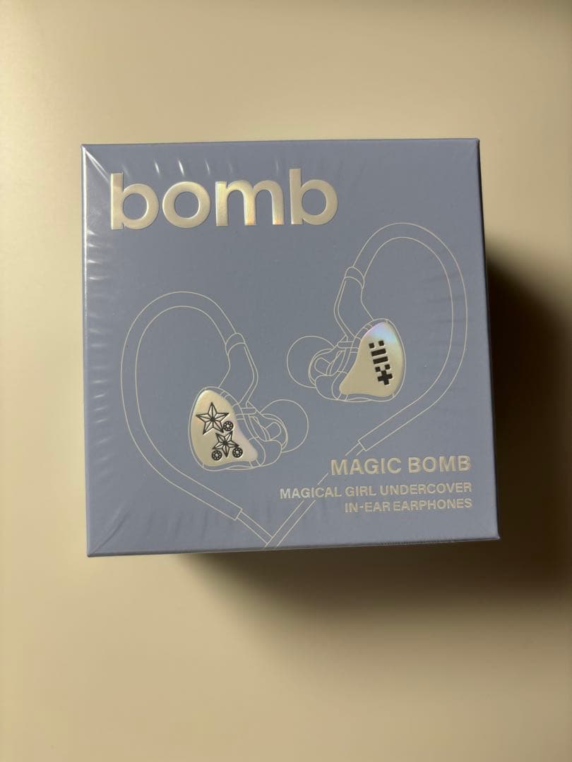 ILLIT アイリットbomb Merch ver イヤモニ風イヤホン