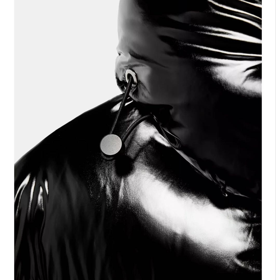 n*e様 タグ付き新品☆ZARAのシャイニーロングアノラック☆サイズ☆