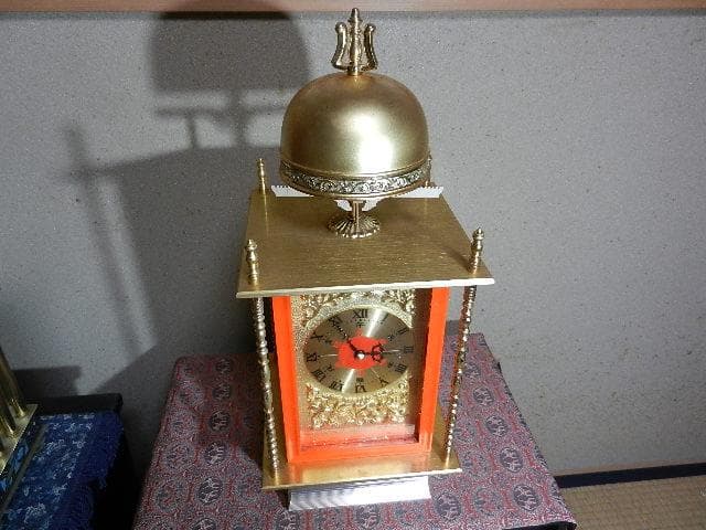 一挺天符や文字盤が古い和時計を彷彿させる電池式置時計（旭ダウ記念品）